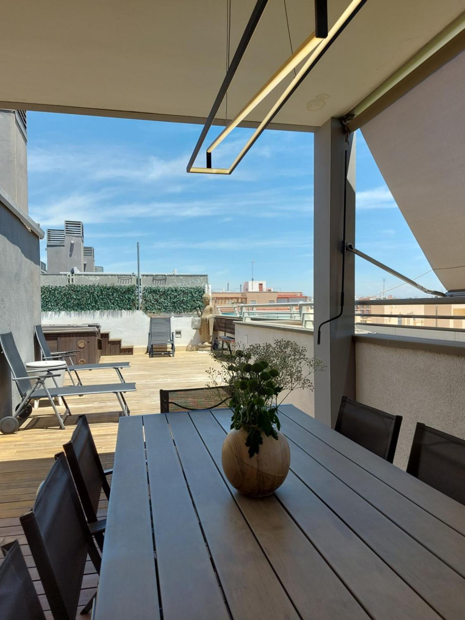 Atico De Lujo Con Jacuzzi Climatizado En Terraza Elx